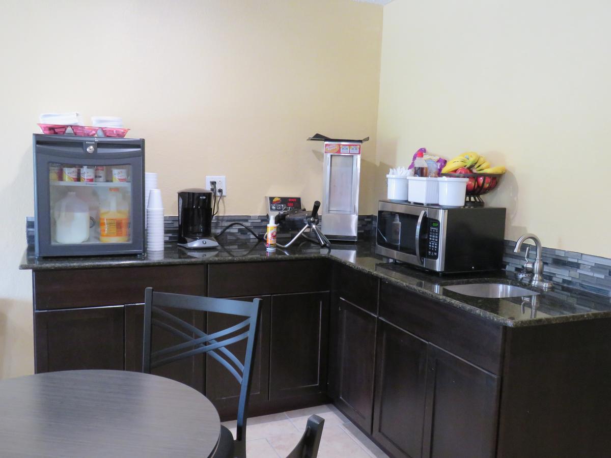 קורסיקנה American Inn מראה חיצוני תמונה